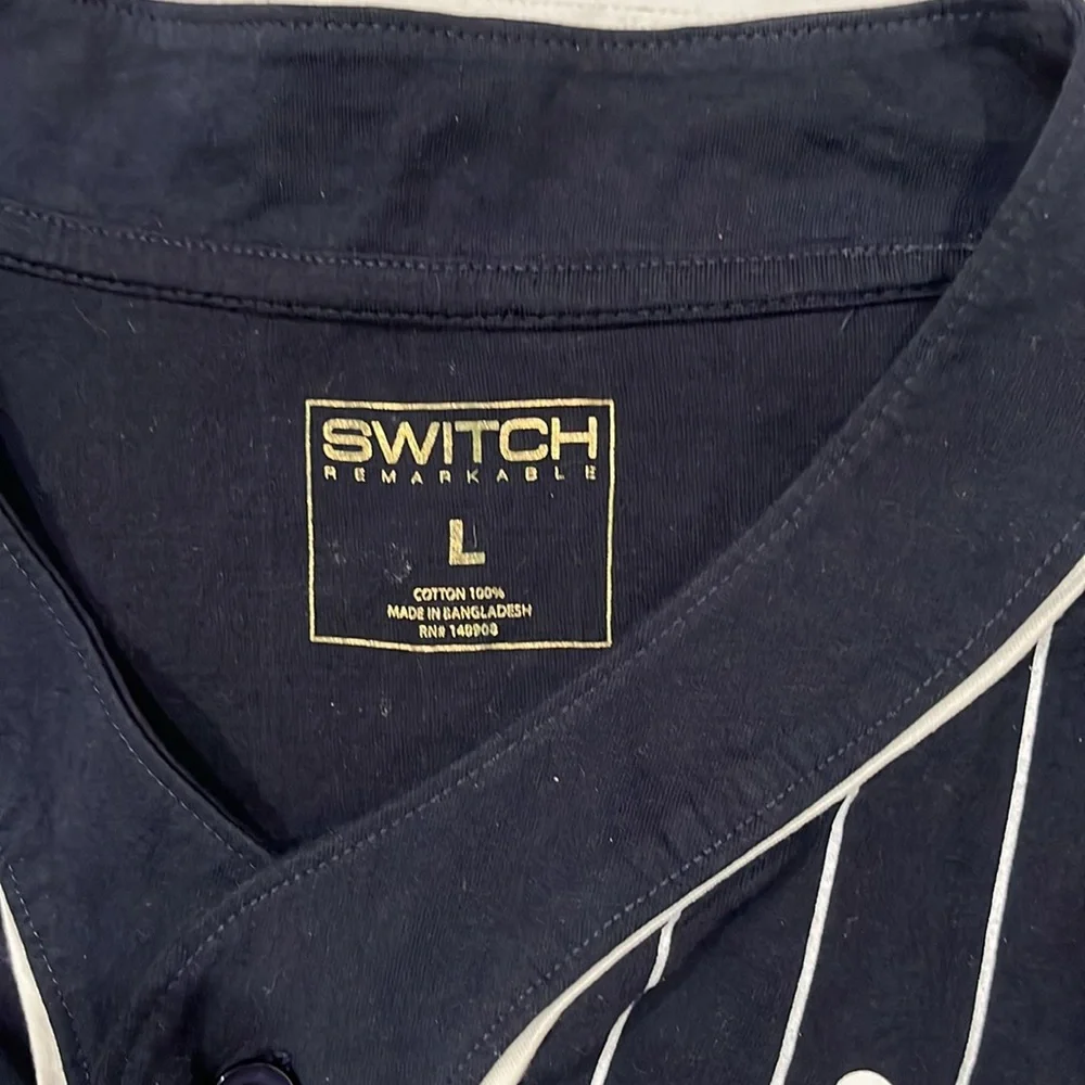 Switch Remarkable Legendary Black & White Pinstriped Shirt with Logo.    SIZE L - Picture 7 of 11